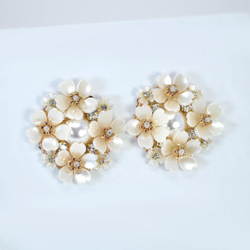 Ivory Floral Earrings, Bridal Jewelry, Bridal Stud Earrings, Bridal Earrings, Statement Earrings, Bridesmaid Earring.